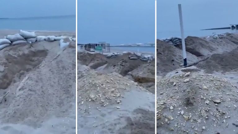 Nahlédněte do ruských zákopů na písečné pláži Krymu